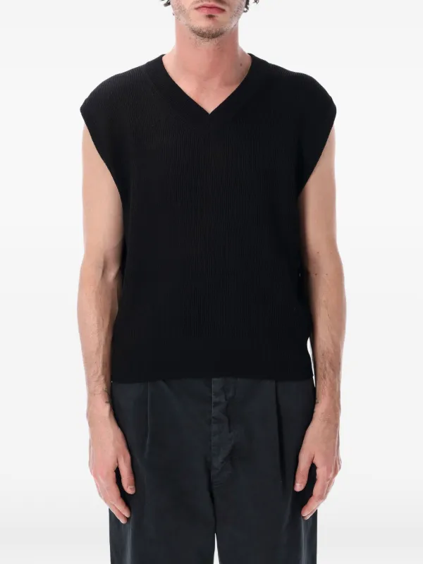 Auralee Ribbed-knit V-neck Vest in Black