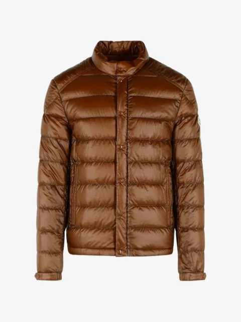 Moncler chamarra capitonada con parche del logo