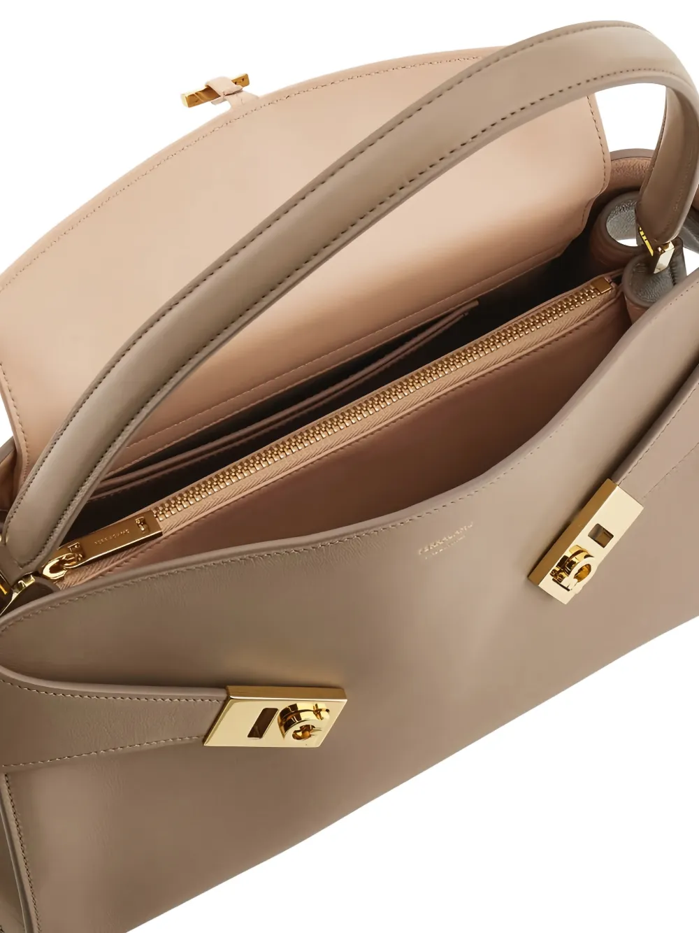 Ferragamo Medium Hug Soft schoudertas Beige