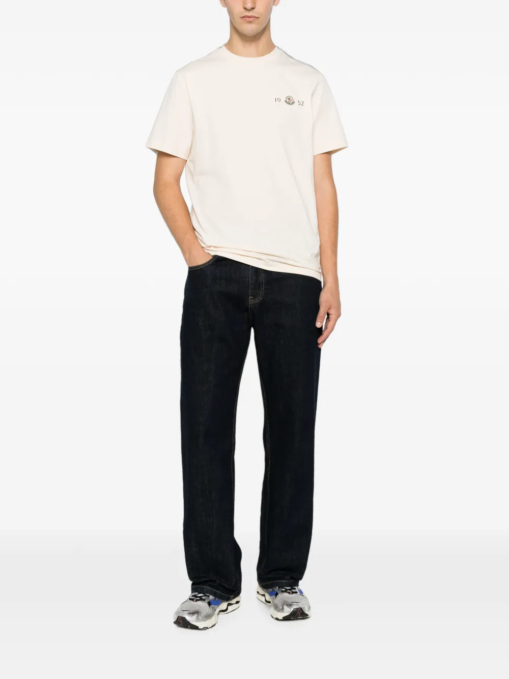 Moncler T-shirt met logopatch Beige