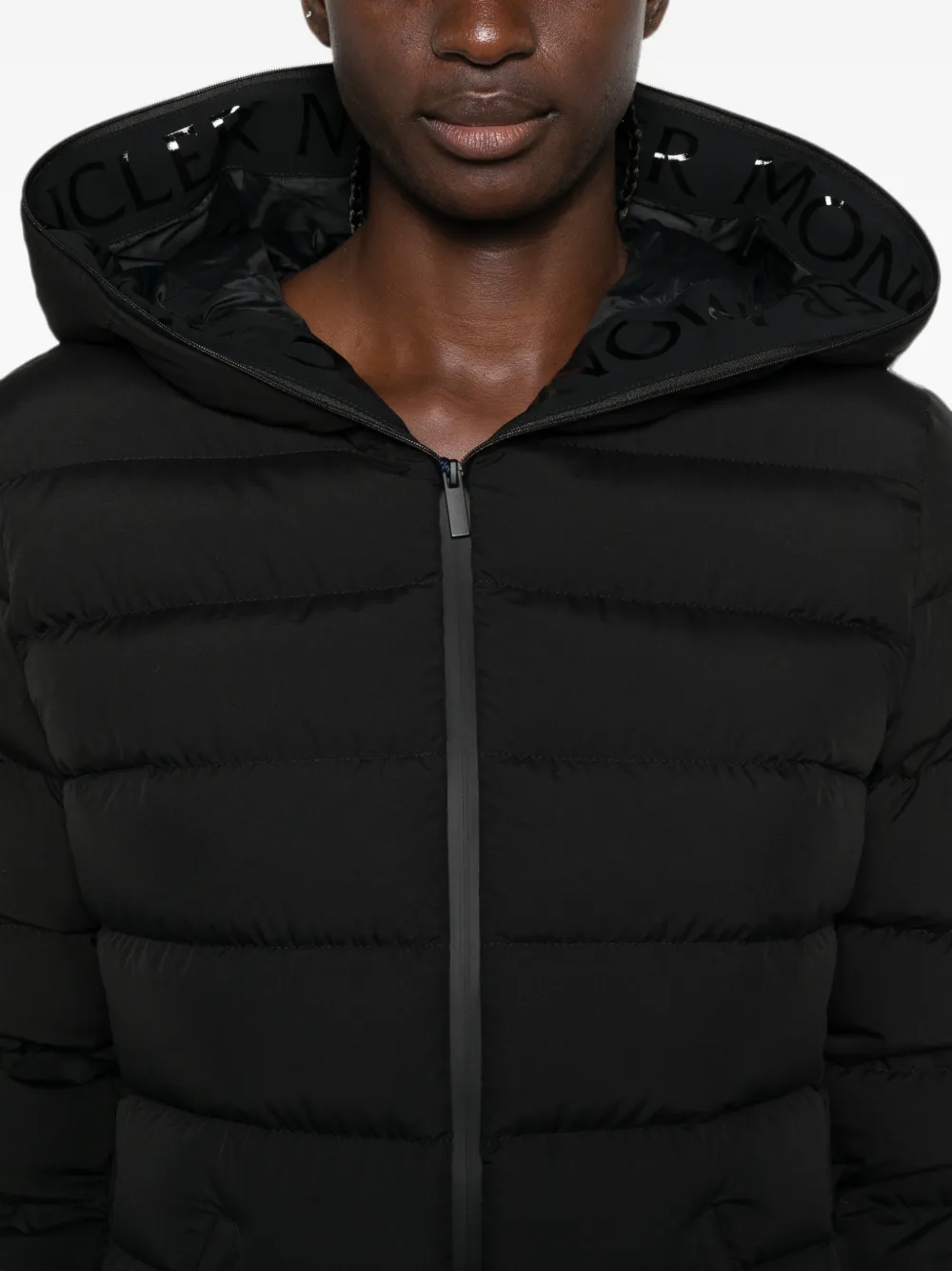 Moncler Herbe donsjack met capuchon Zwart