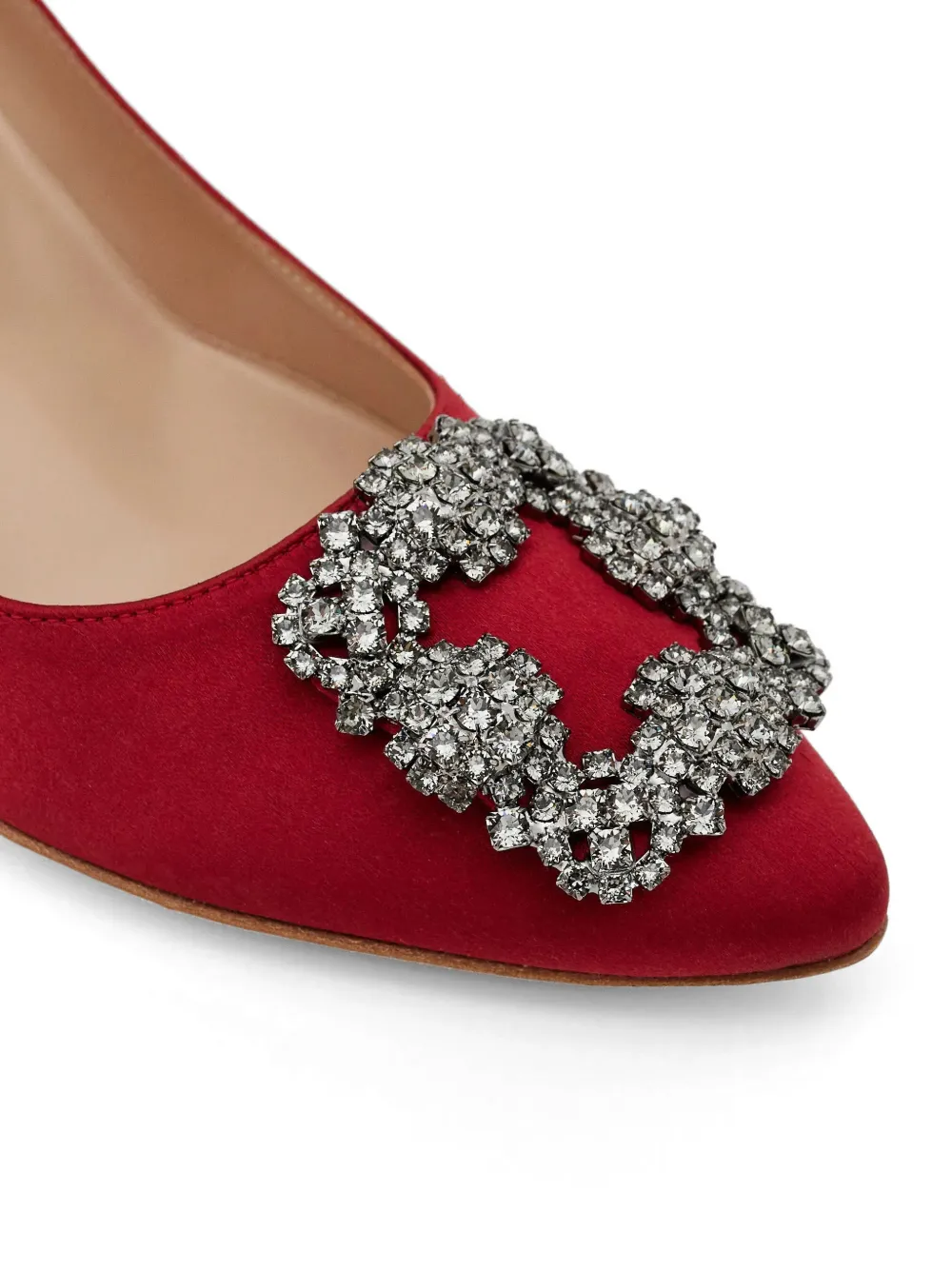 Manolo Blahnik Hangisi 90 crystal-buckle pumps Rood