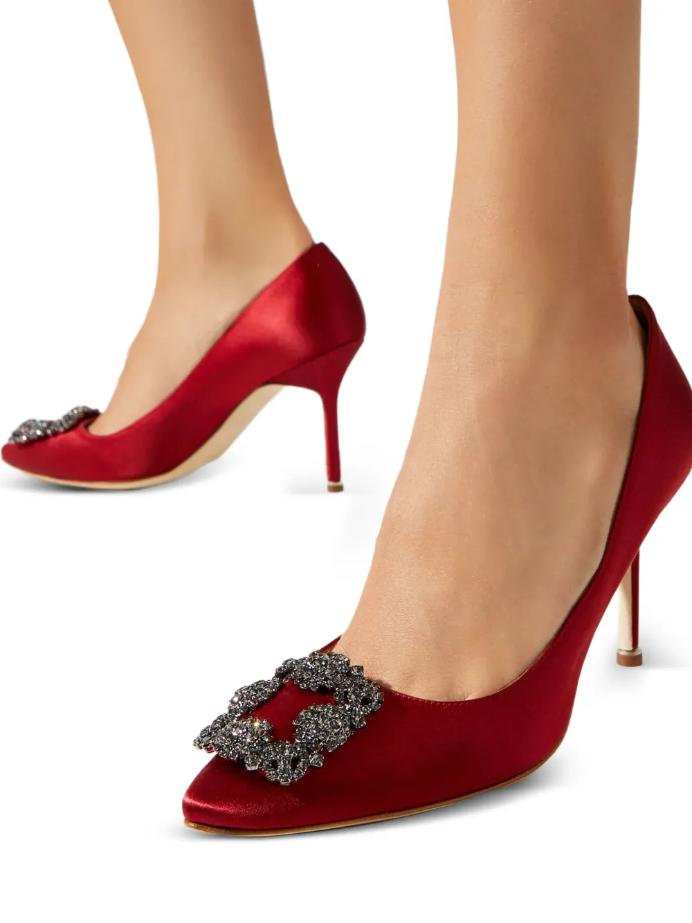 Manolo Blahnik Hangisi 90 crystal-buckle pumps Rood