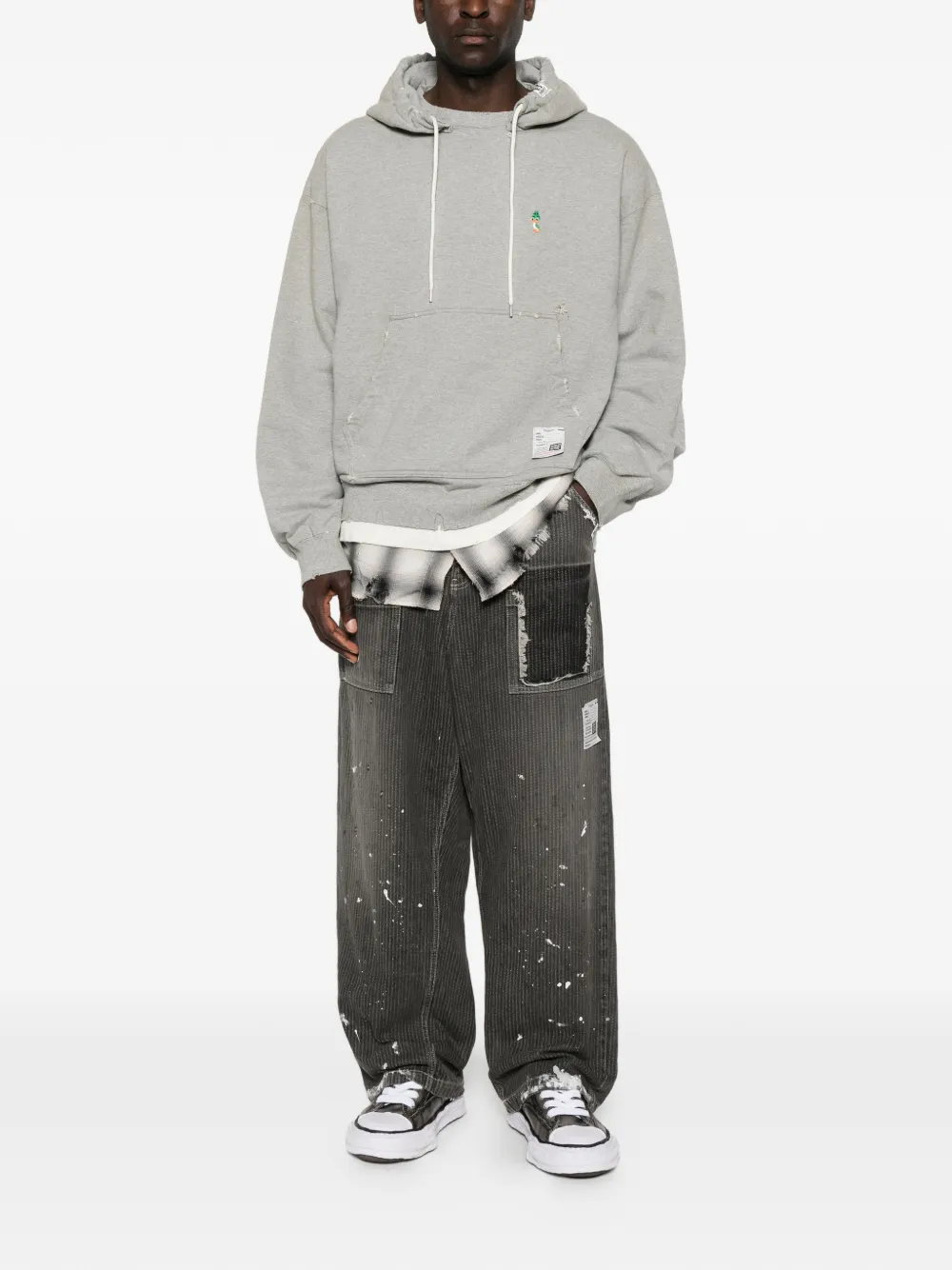 Maison MIHARA YASUHIRO Jeans met verfspetters Grijs