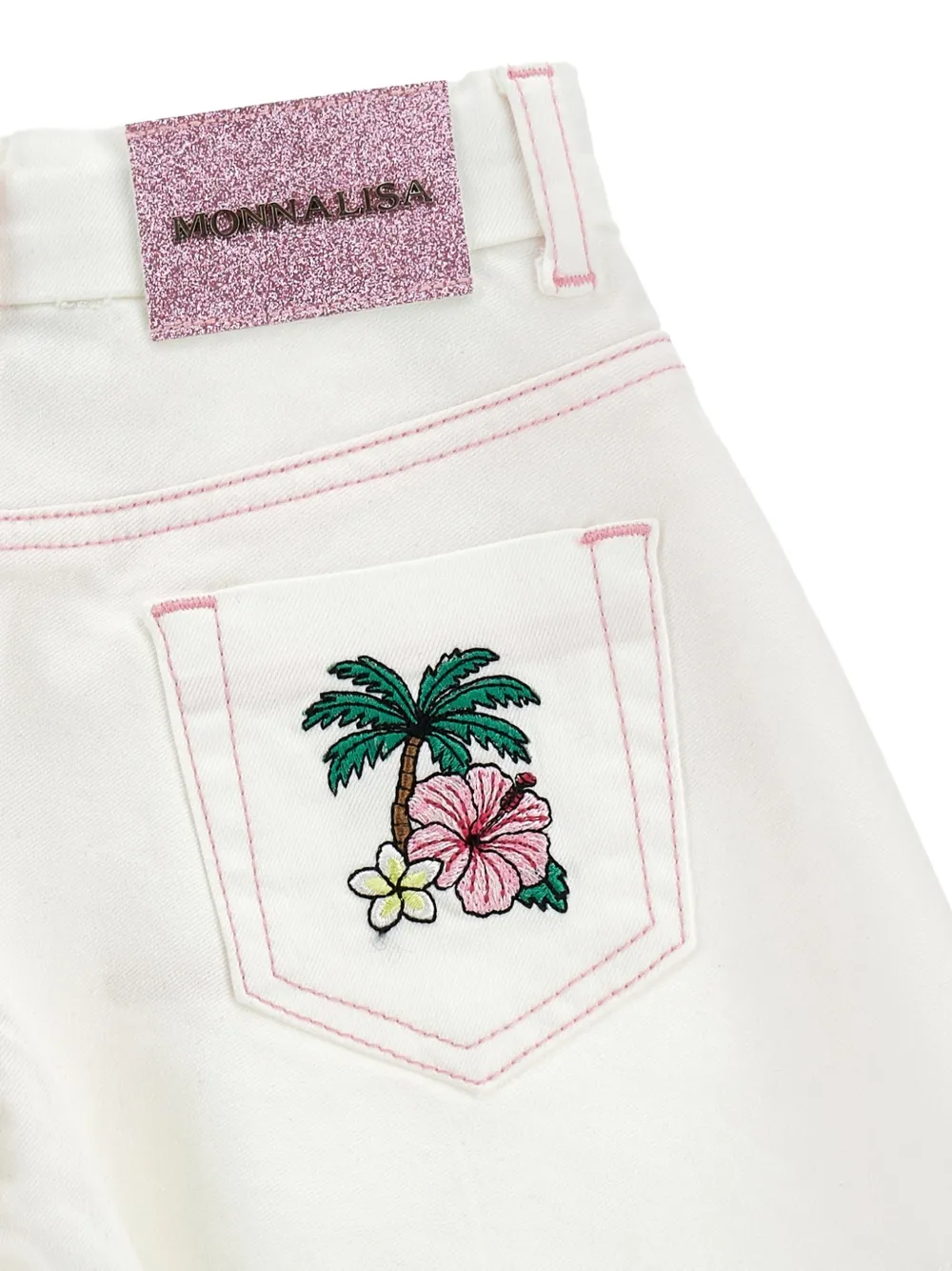 Monnalisa Gerafelde shorts met borduurwerk Wit