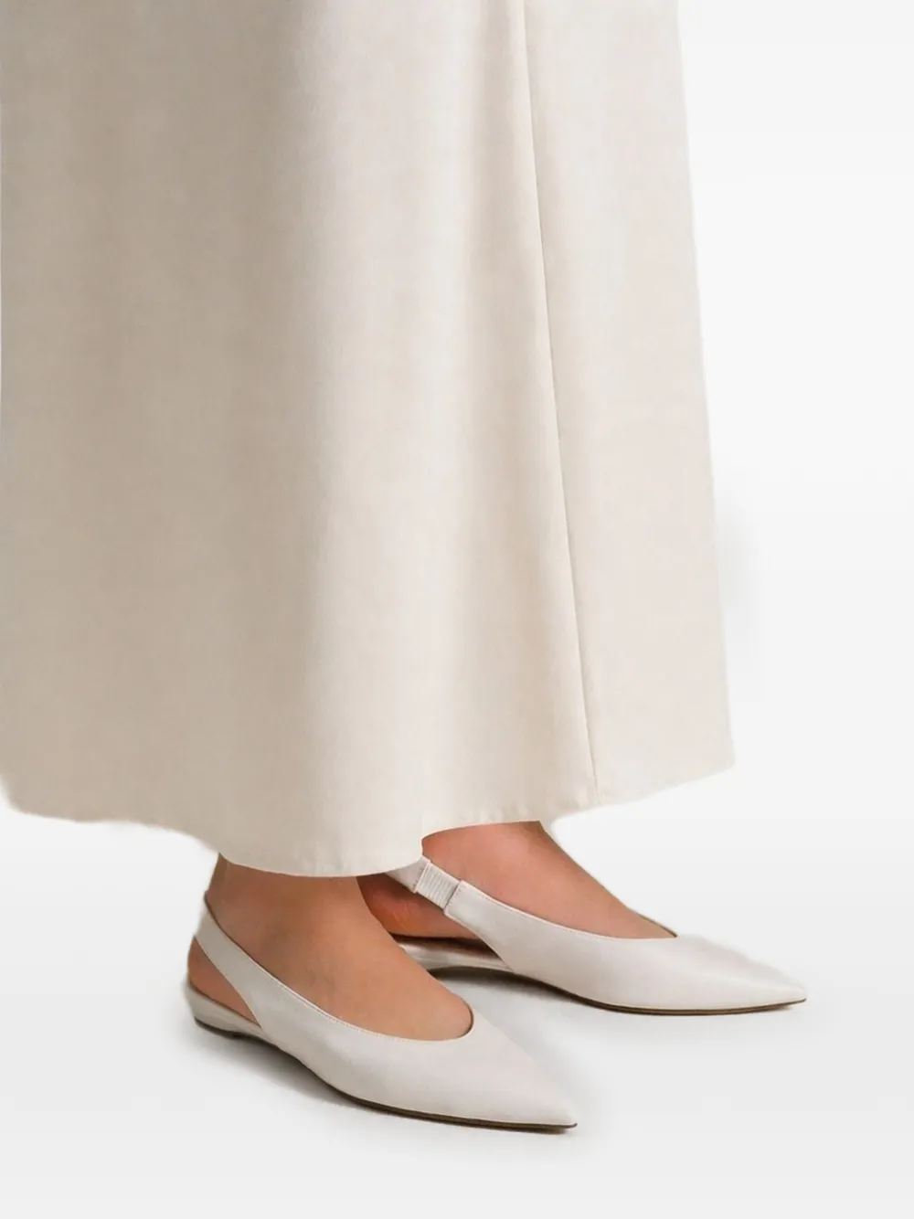 Poche Paris Slingback pumps met puntige neus Beige