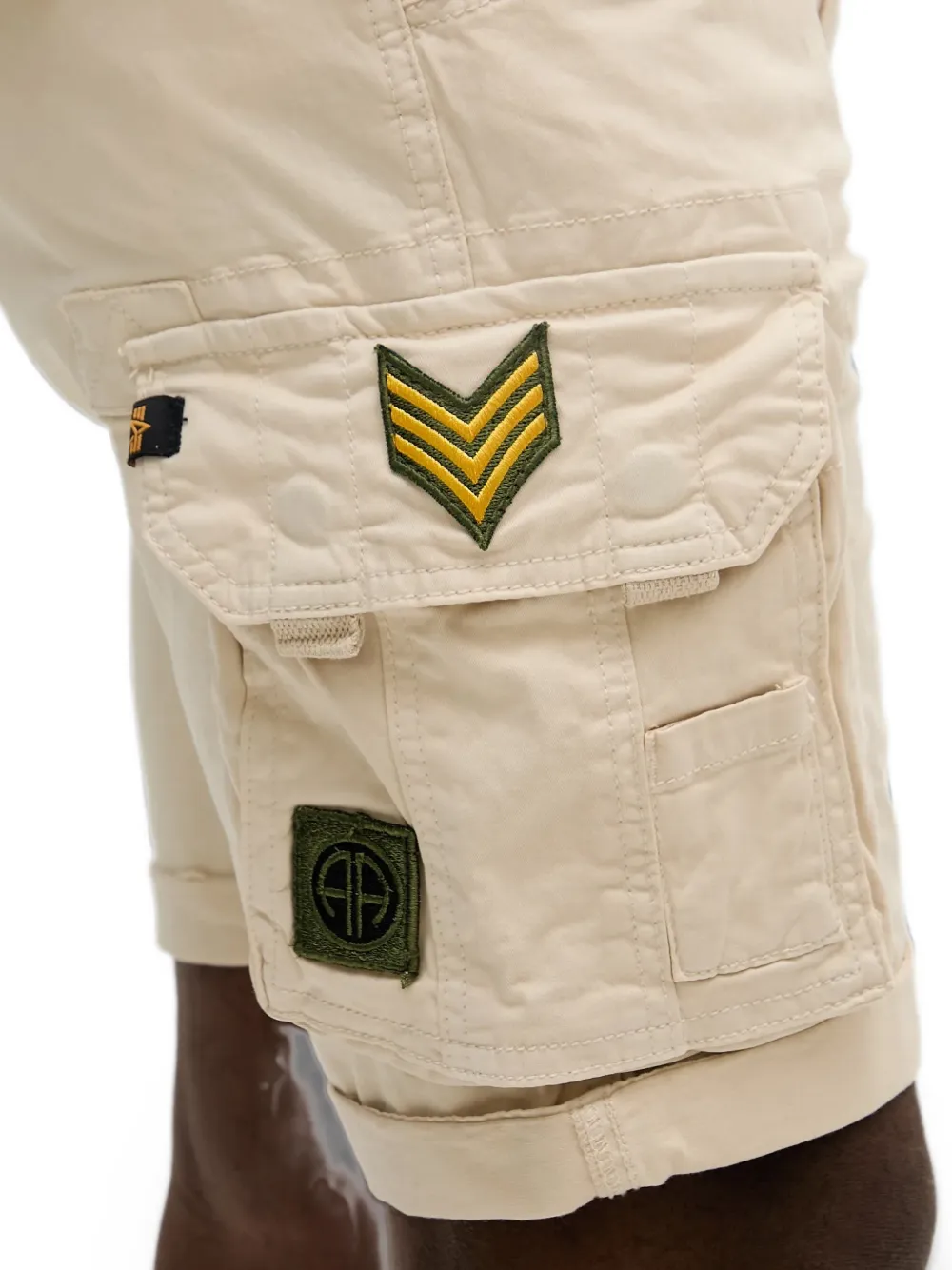 Alpha Industries Crew cargo shorts met logo-patch Beige