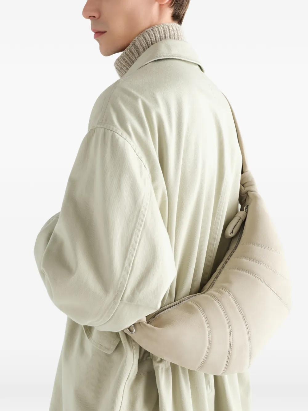 LEMAIRE Medium Croissant tas van alpaca nubuck Beige