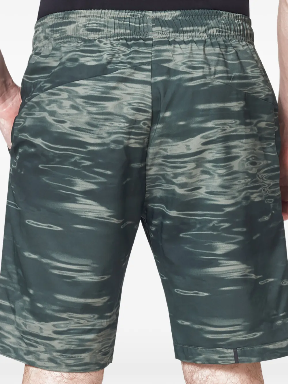 Oakley Enhance Mobility shorts met print Groen