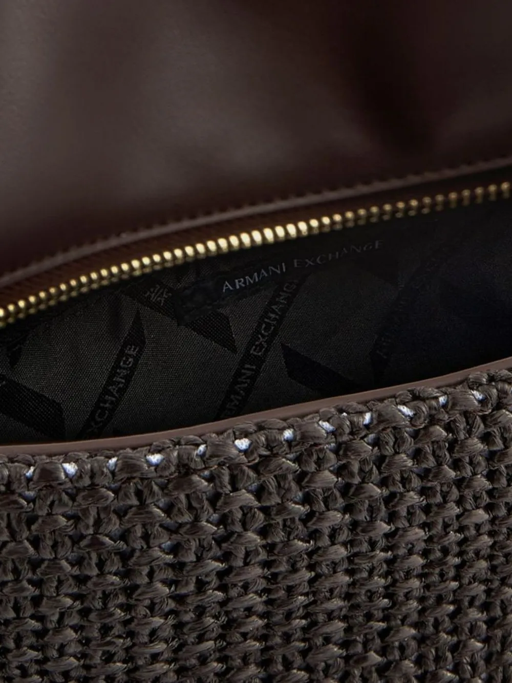 Armani Exchange Kleine schoudertas met structuur Bruin