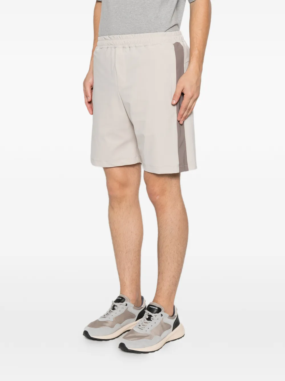 Eleventy Shorts met zijstreep Beige