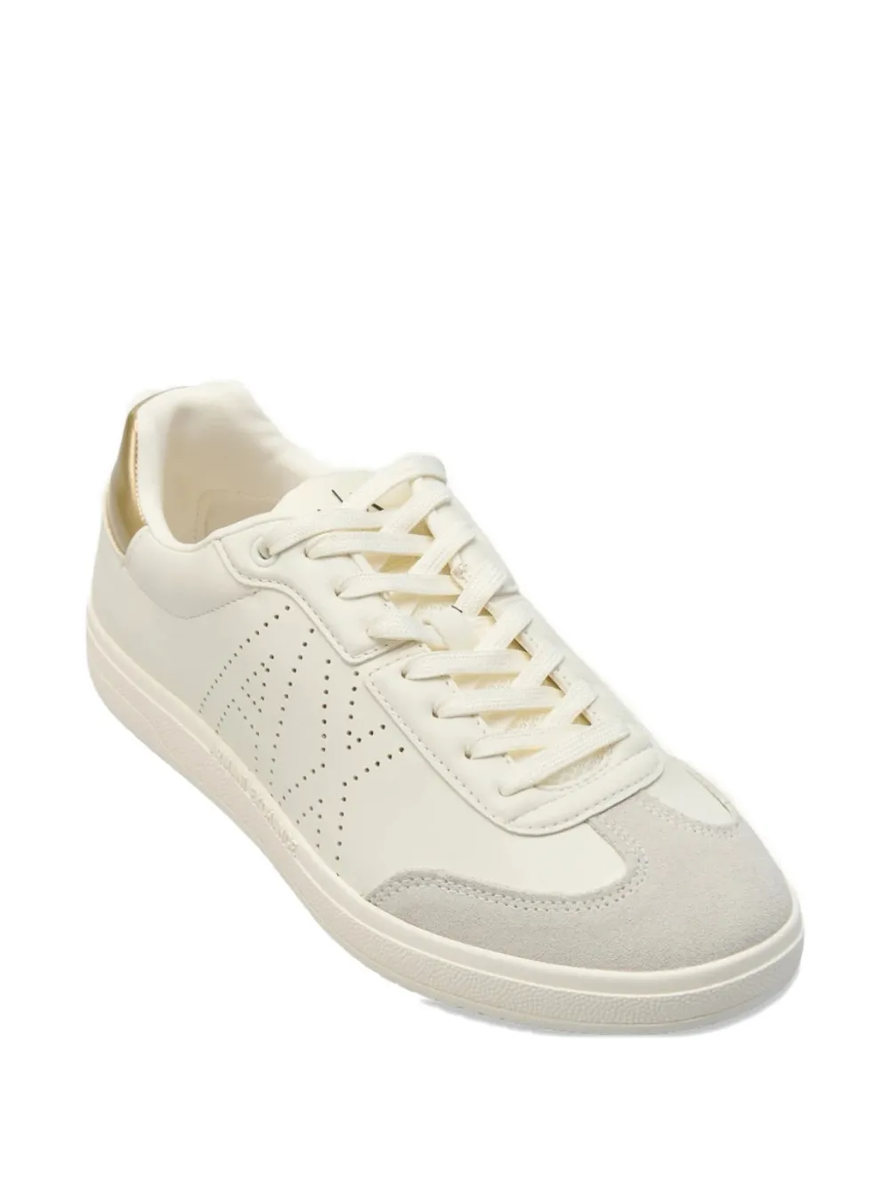 Armani Exchange perforated-logo sneakers Wit