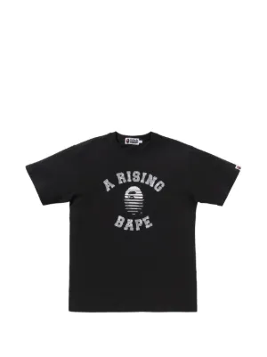 A BATHING APE® ロゴ Tシャツ | ブラック | FARFETCH JP