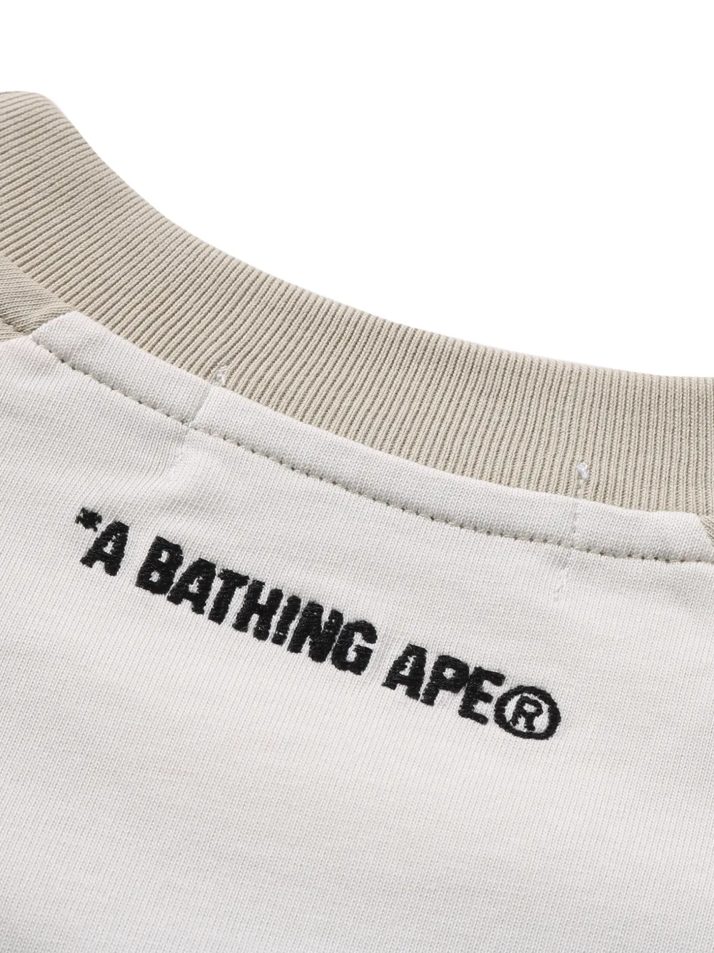 A BATHING APE T-shirt met logopatch en raglan mouwen Wit