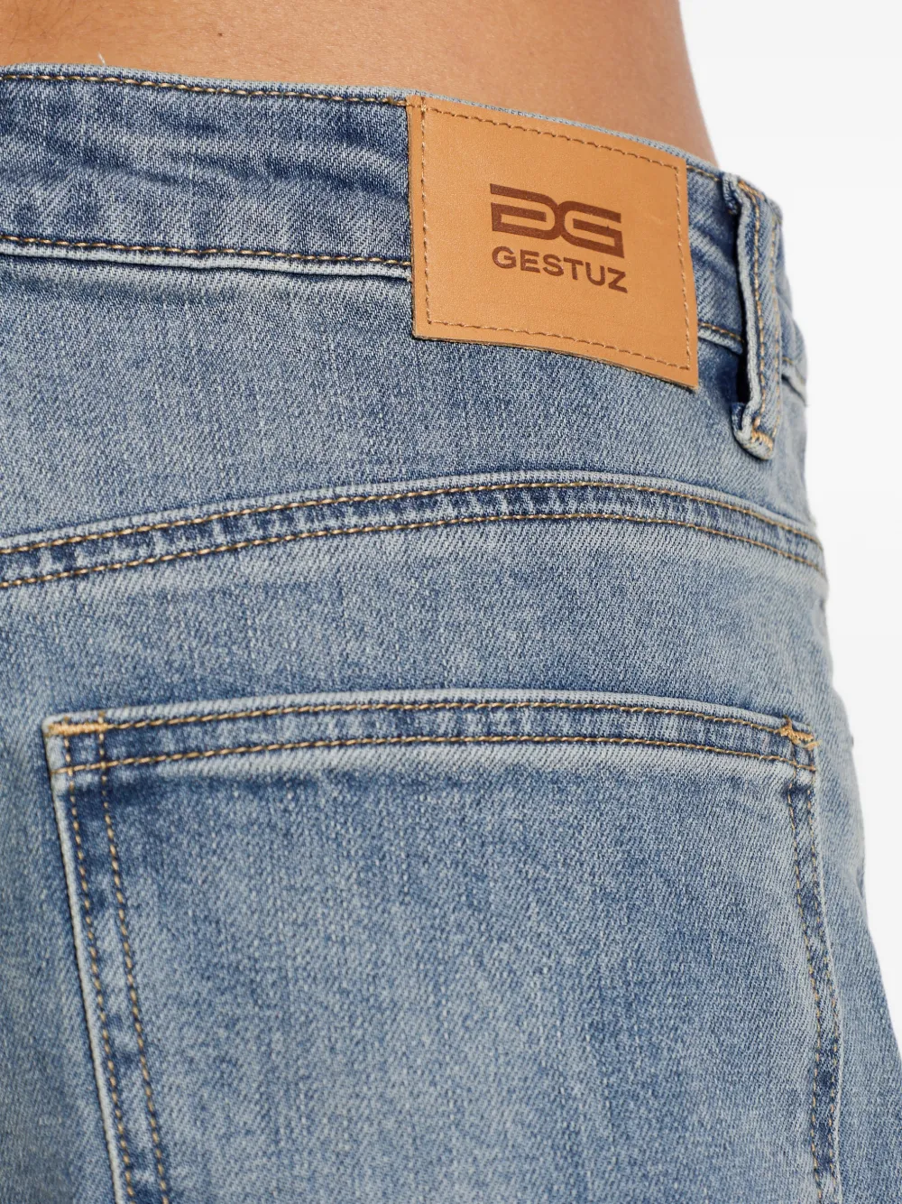 Gestuz GZnoma gerafelde denim shorts Blauw