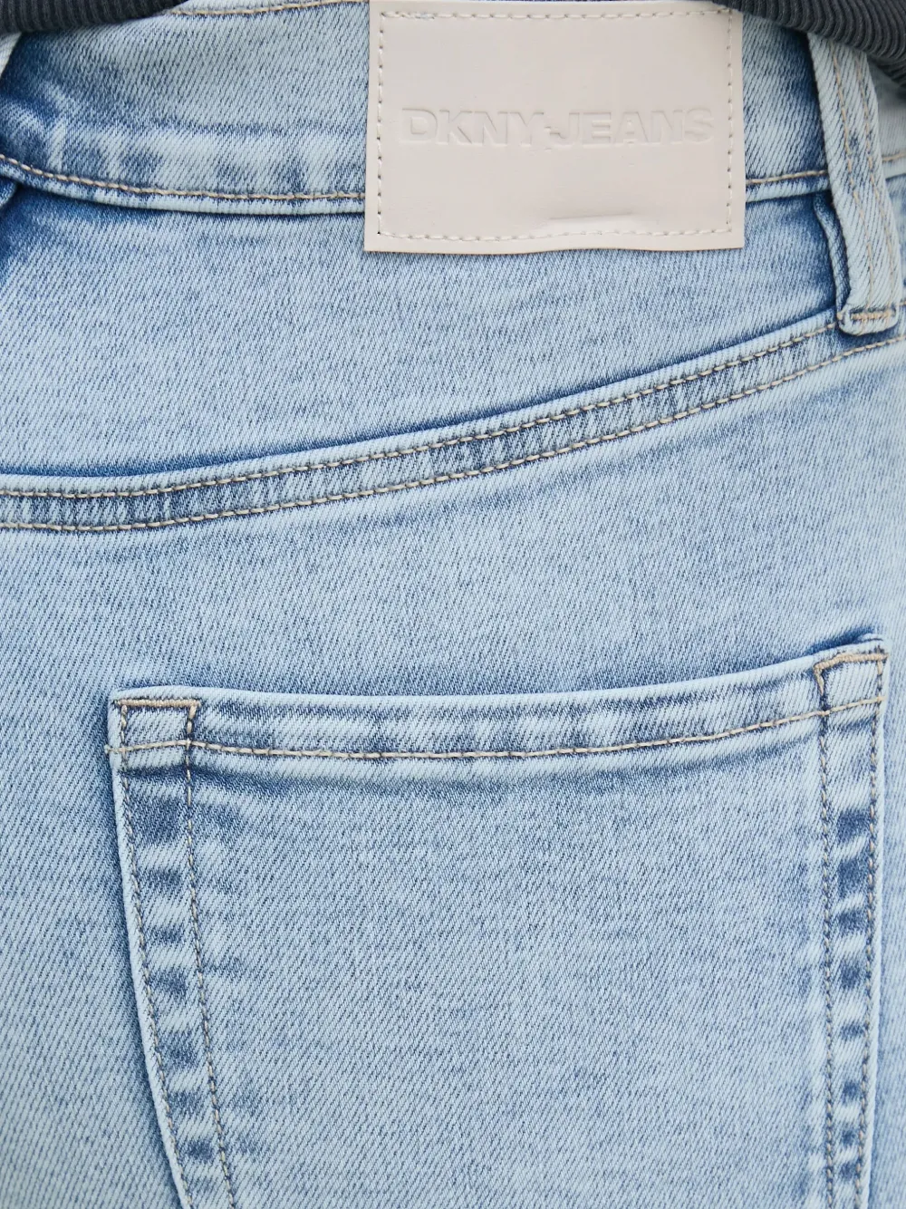 DKNY Flared jeans met vervaagd effect Blauw