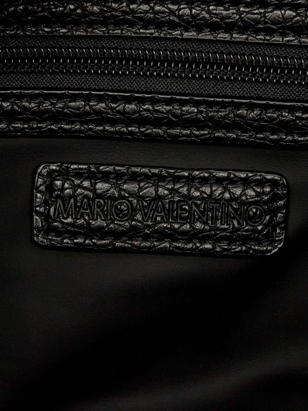 MARIO VALENTINO Shopper met logo en bewerkte textuur Zwart