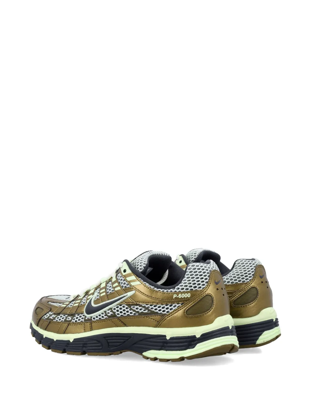 Nike P-6000 sneakers met vlakken Goud