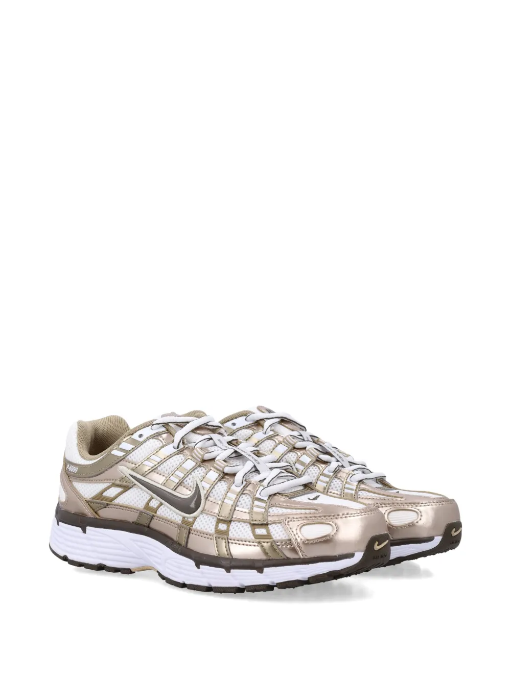 Nike P-6000 sneakers met vlakken Goud