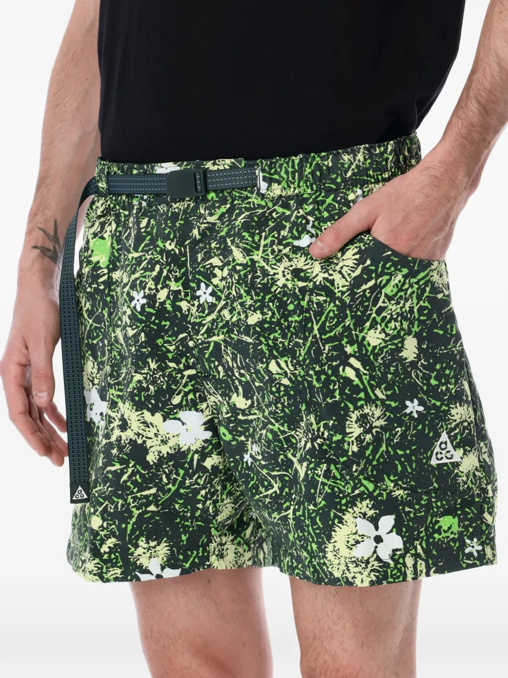 Nike ACG Dolomiti shorts met print Groen