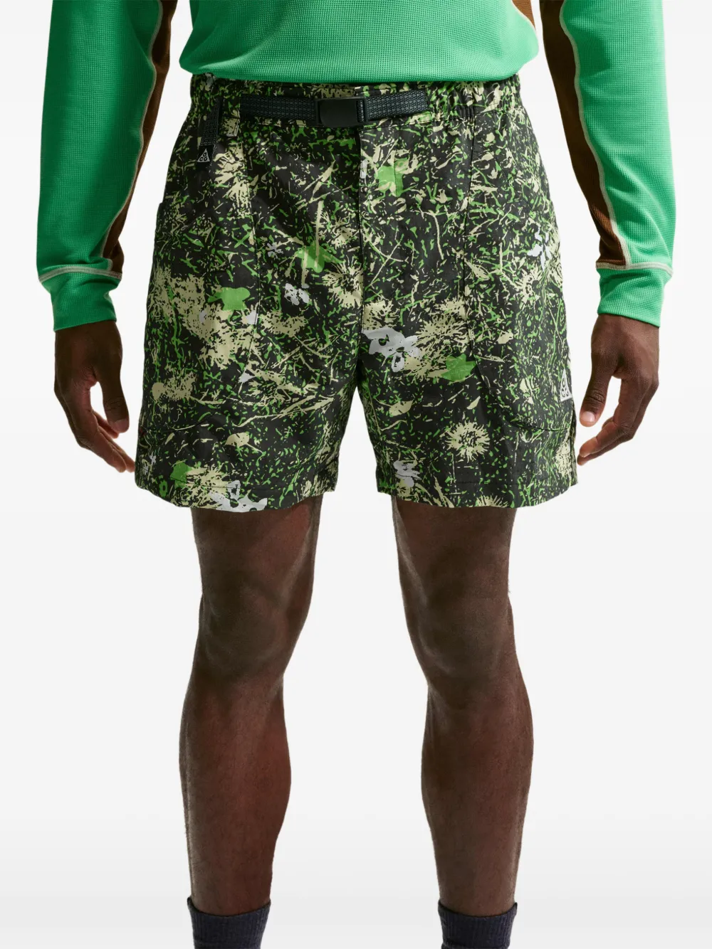 Nike Chill popeline geplooide shorts met strepen Roze