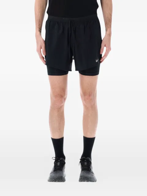 Nike shorts a capas con logo estampado