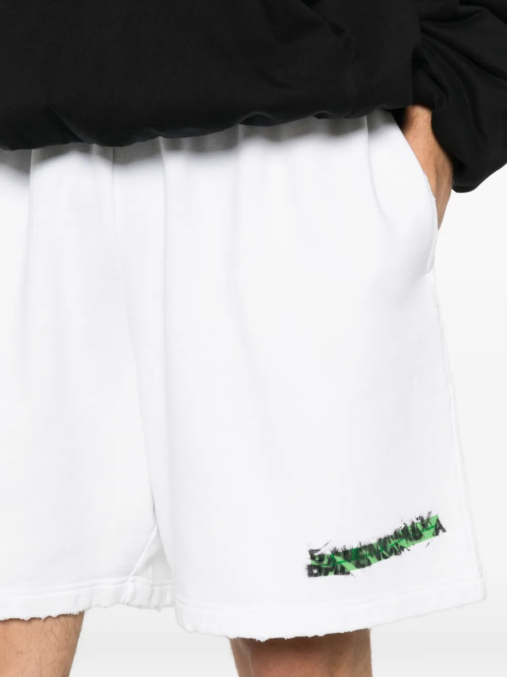 Balenciaga Shorts met logoprint en zak Wit