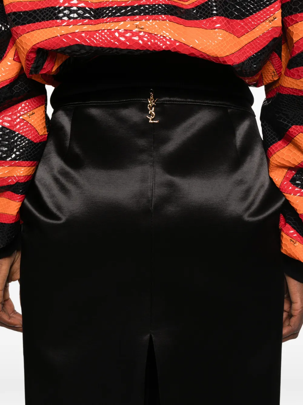 Saint Laurent Midi-rok met satijnen-effect en Cassandre bedel Zwart