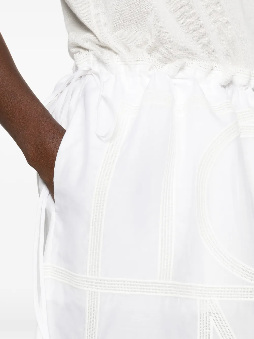 TOTEME Katoenen mini-rok met monogram Wit