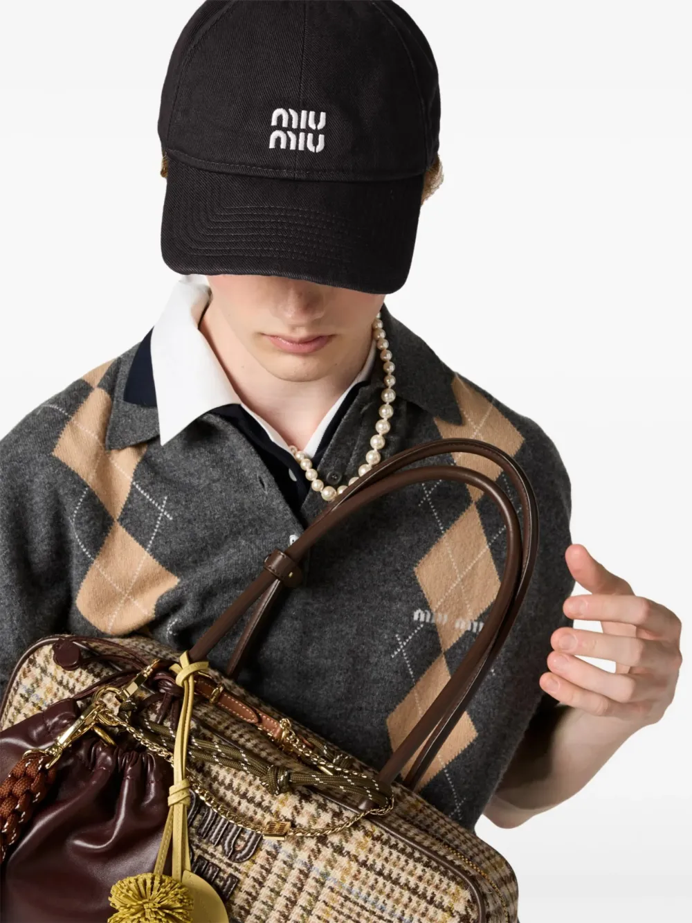 Miu Miu ロゴ キャップ | ブラック | FARFETCH JP