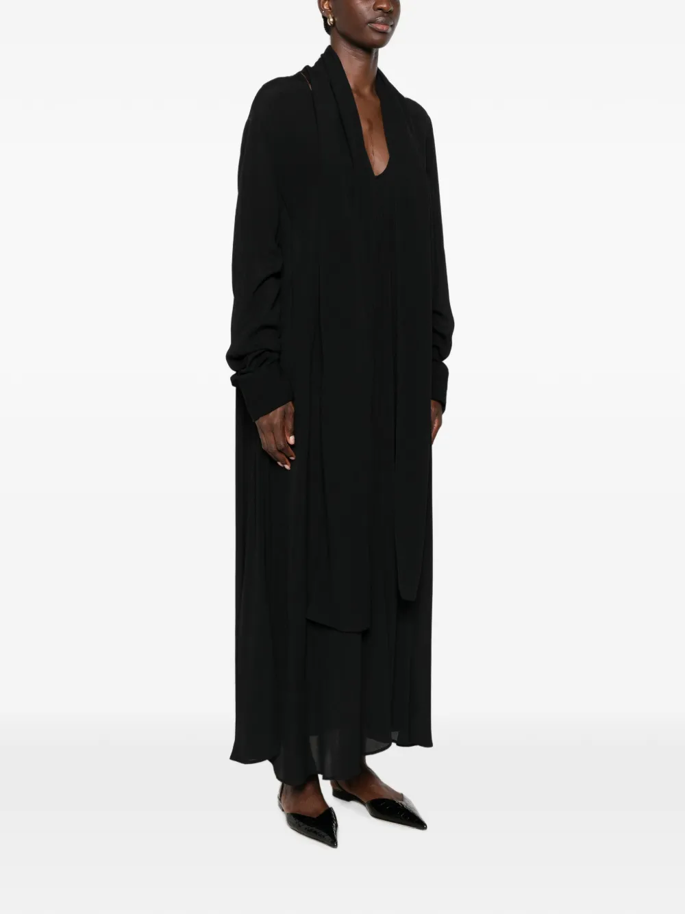 TOTEME Maxi-jurk met V-hals en sjaaldetail Zwart