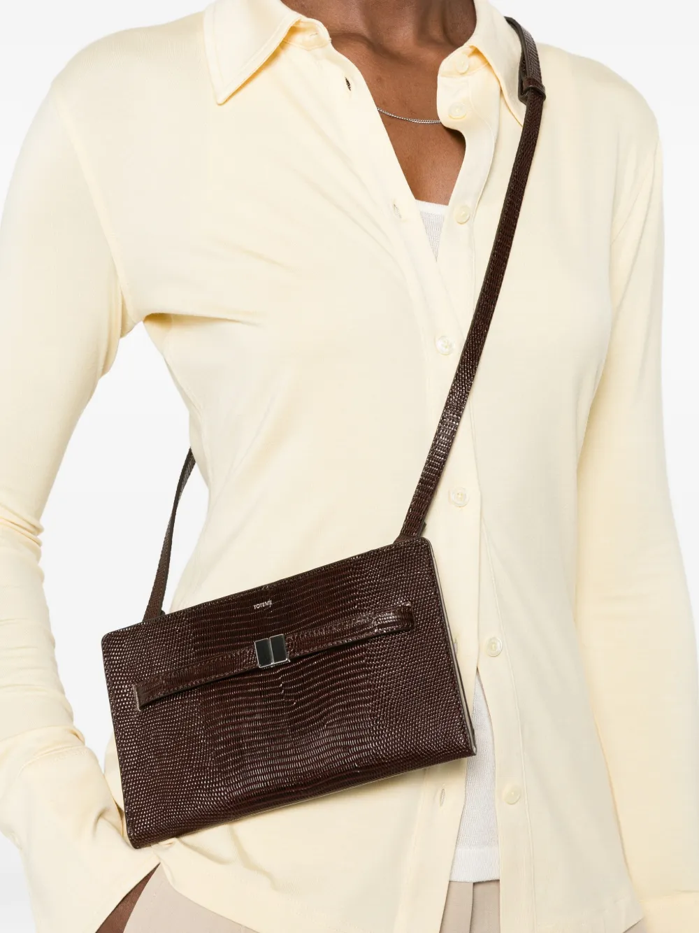 TOTEME Crossbodytas met hagedissen-effect en ceintuur Bruin