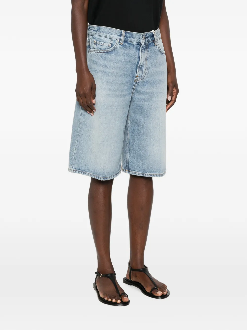 TOTEME Board denim knielange shorts Blauw