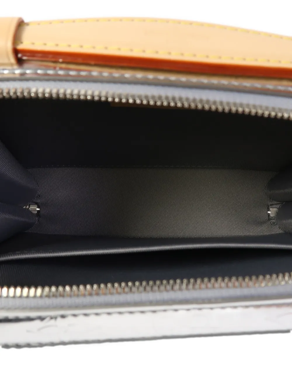 Louis Vuitton Pre-Owned Handle Soft Trunk crossbodytas Zilver