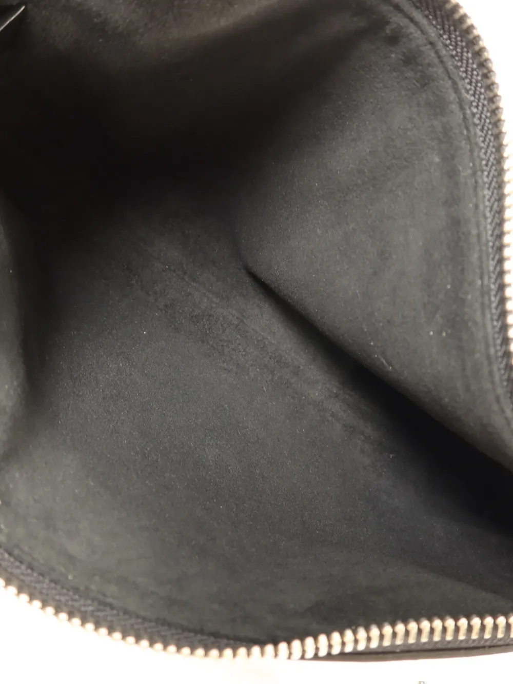 Louis Vuitton Pre-owned Slim Trunk Shoulder Bag in Black, view 4