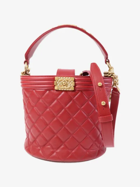 CHANEL Pre-Owned CC quilted bucket bag