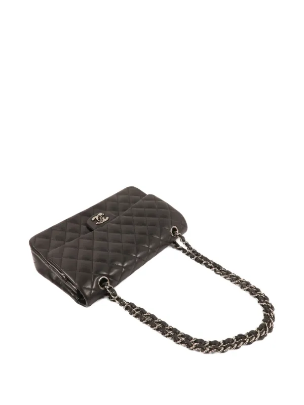 CHANEL Pre-Owned 25 Classic turn-lock Shoulder Bag | Black | FARFETCH