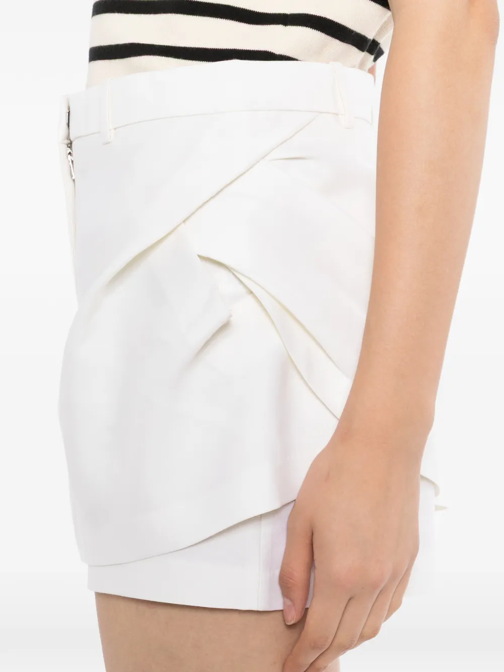 JNBY Gedrapeerde gelaagde shorts Beige