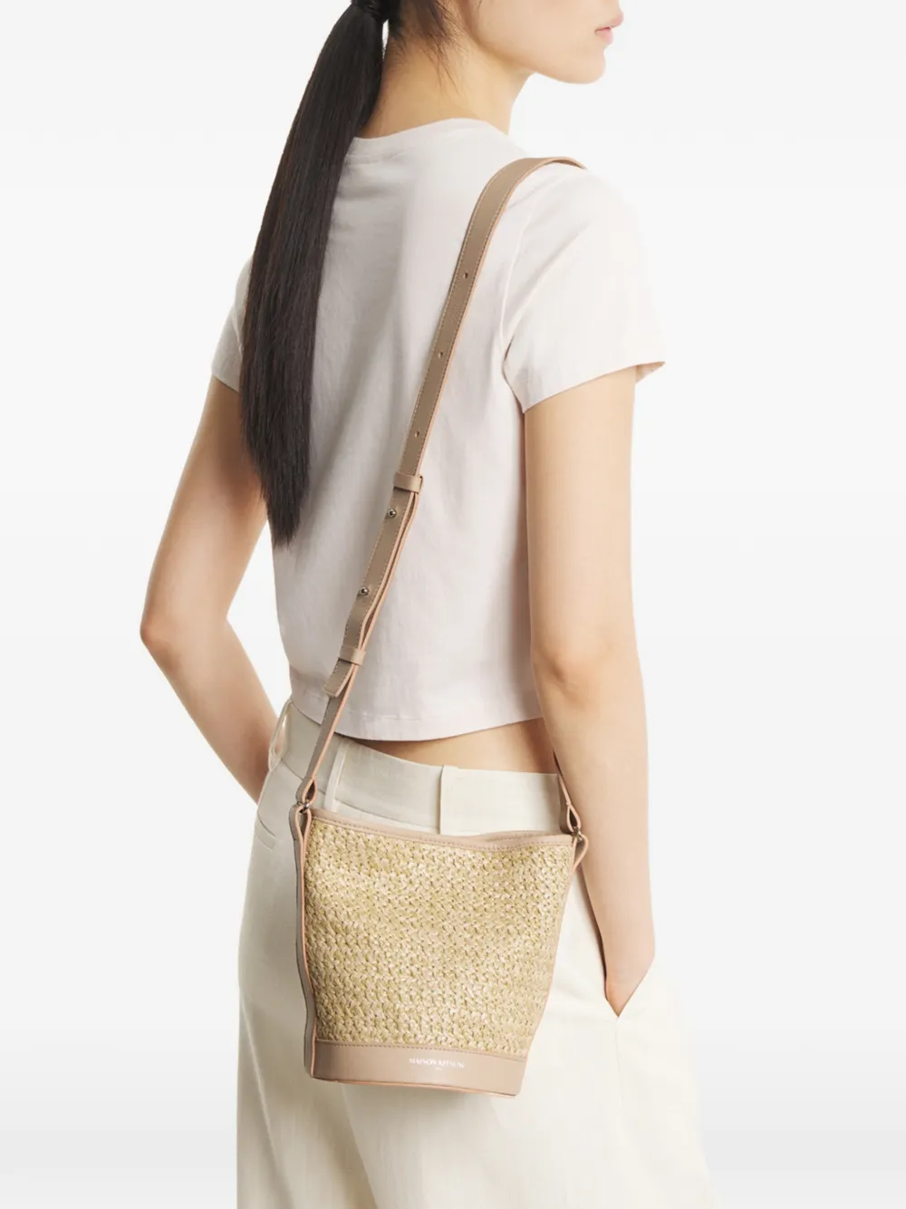 Maison Kitsuné Geweven bucket-tas met stro Beige