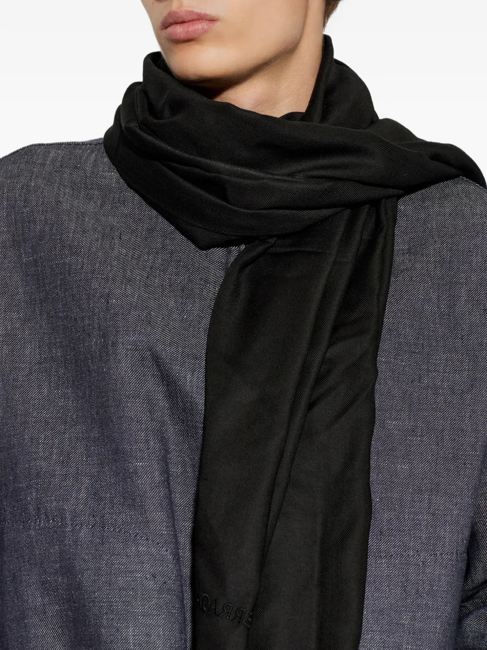 Ferragamo Sjaal met geborduurd logo en franje Zwart