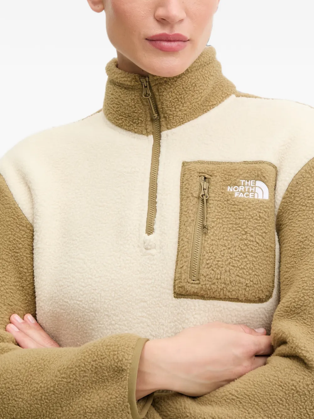 The North Face Sweater met fleece textuur en kwartrits Beige