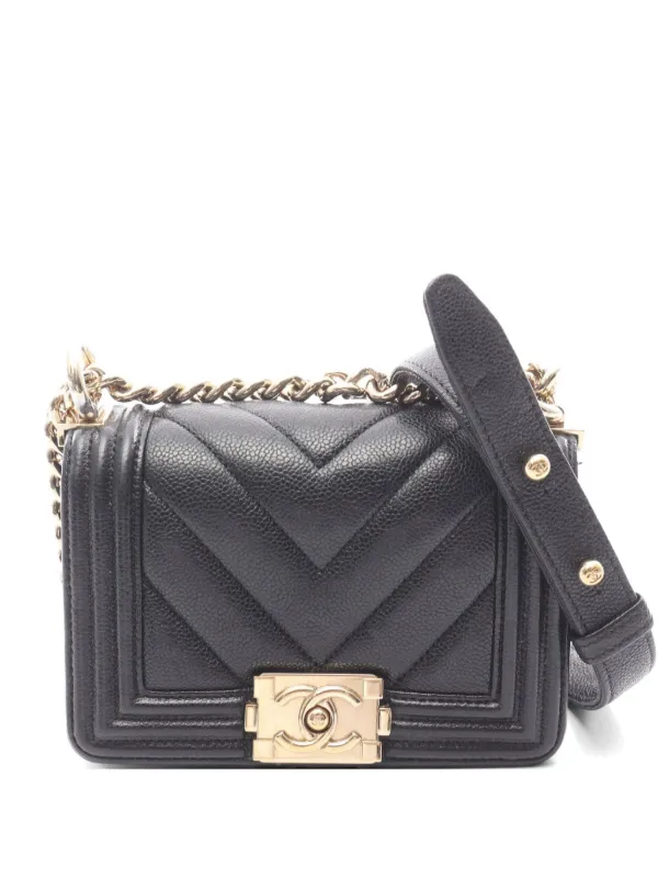Chanel Pre-owned 2021 Boy Chevron Shoulder Bag in Black