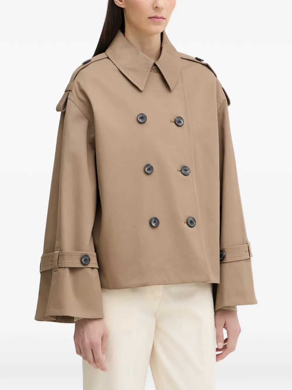 By Malene Birger Jas met dubbele rij knopen Bruin