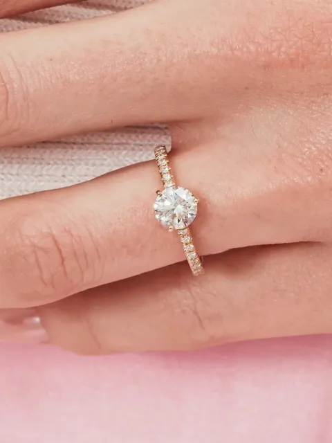 Loyal.e Paris Solitaire Absolue diamond ring
