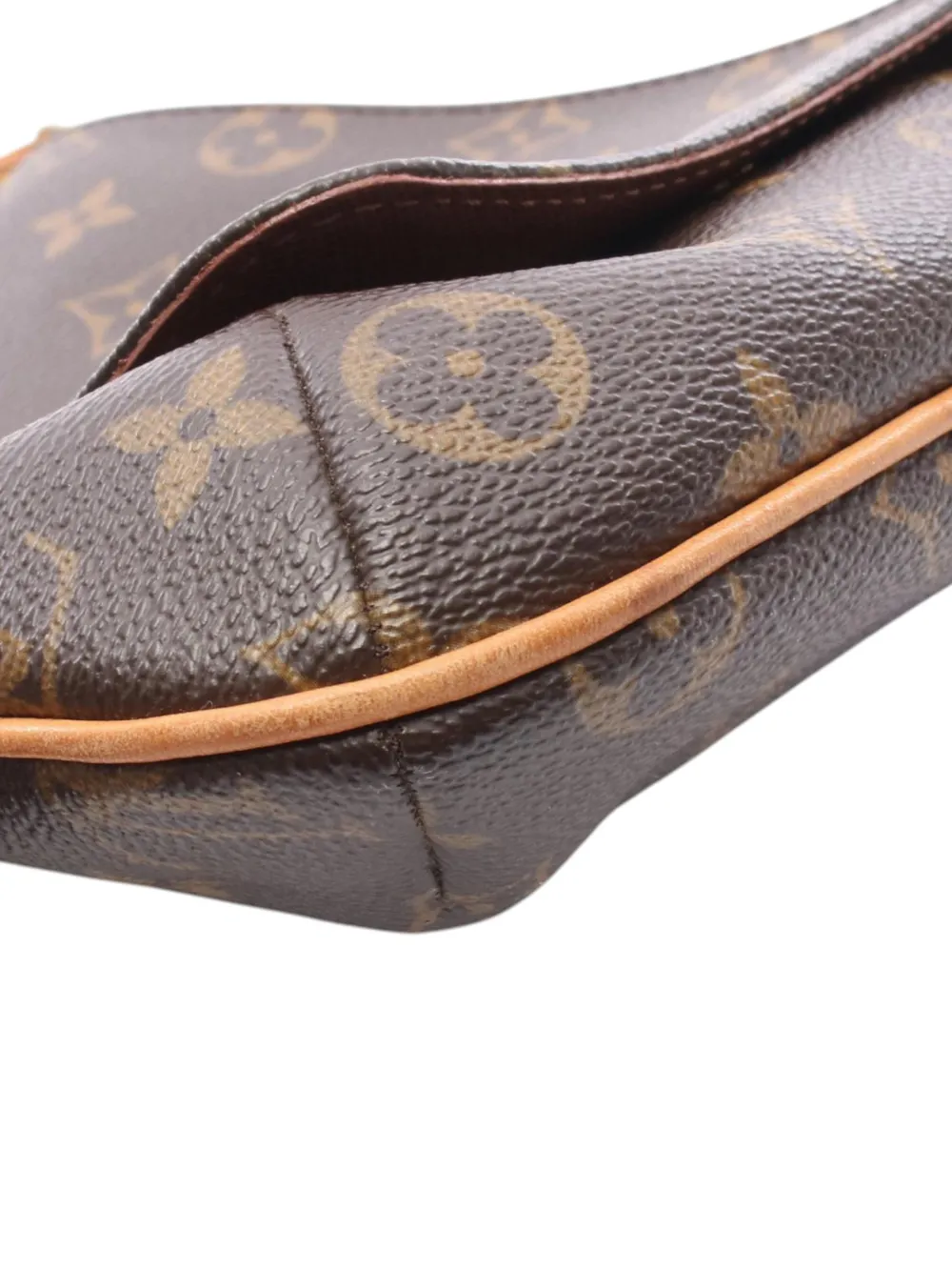 Louis Vuitton Pre-owned 2005 Monogram Musette Salsa PM Long Strap Crossbody Bag in Brown, view 2