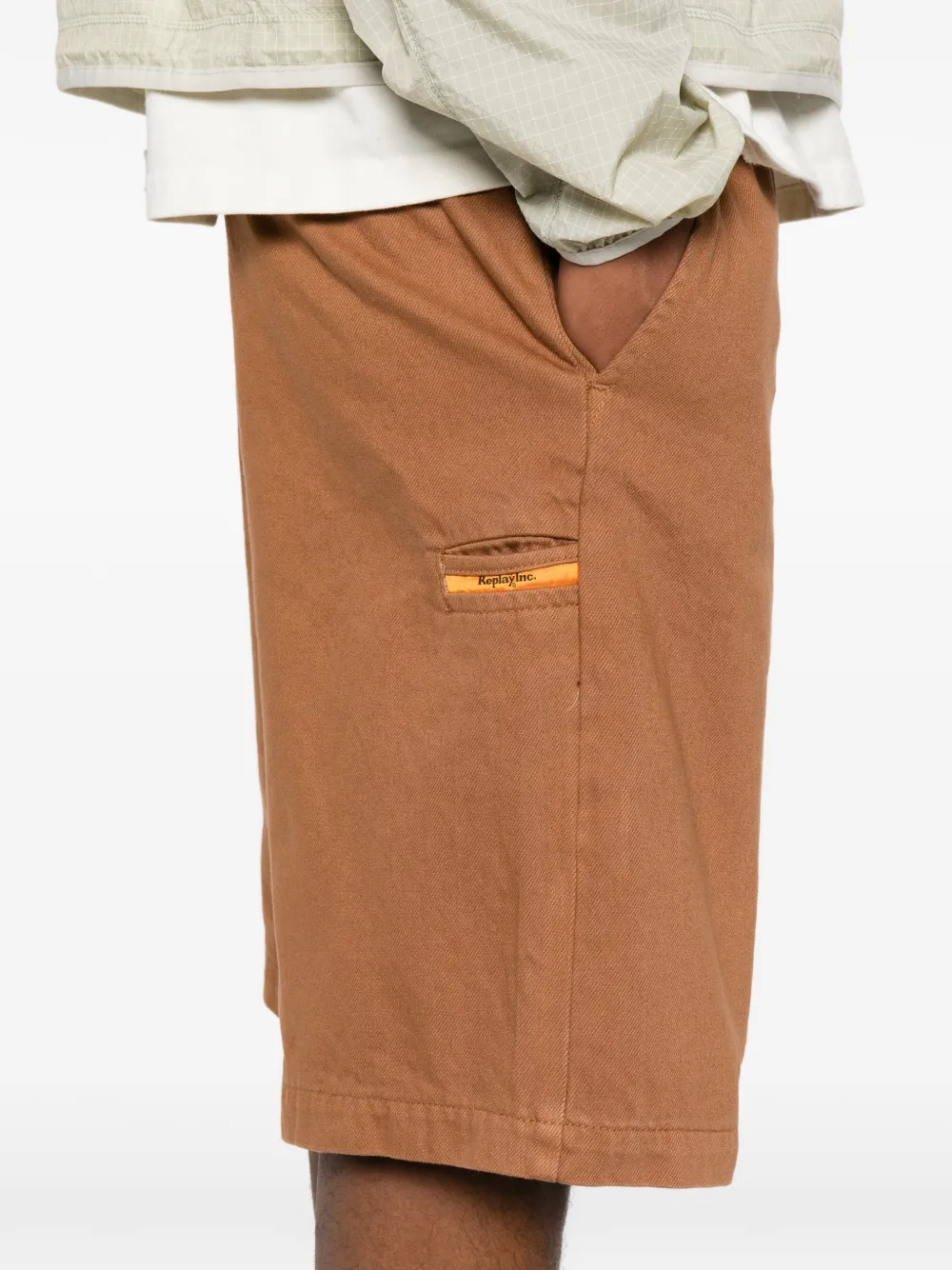 Replay Shorts met logopatch Bruin