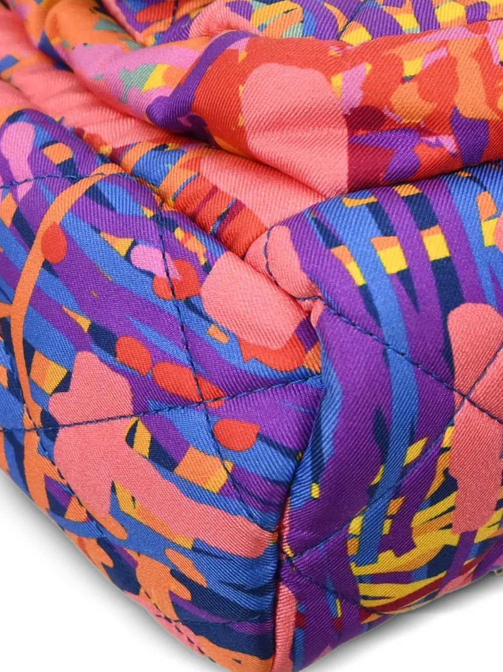 Chanel Pre-owned 2017 Abstract-print Quilted Backpack in Pink, view 3