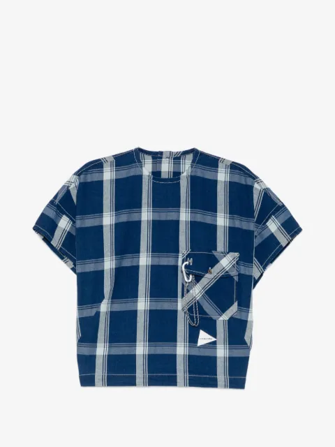 and Wander top con bolsillo y cuadros estampados