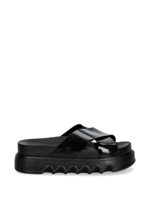 Toga Pulla ウエスタンバックル レザーサンダル | ブラック | FARFETCH JP