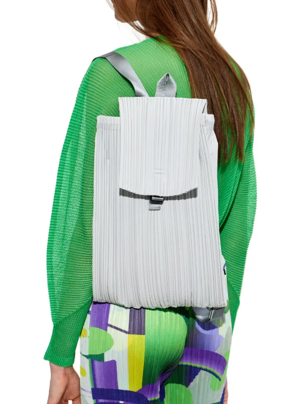 イッセイミヤケ/PLEATS PLEASE/リュック/グレー/オフホワイト Pleats Please Issey Miyake Pleated Backpack | Grey | FARFETCH
